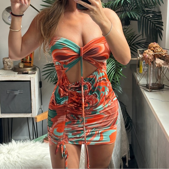 NEW PRETTY LITTLE THING COLORFUL DRESS - Picture 3 of 5